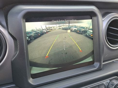 Used 2022 Jeep Wrangler Unlimited Sport w/ Sun And Sound Package image 20