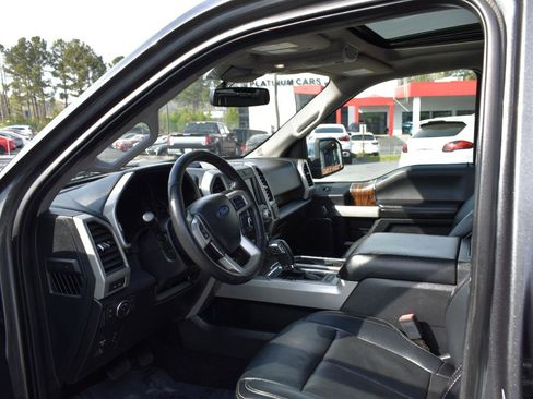 Used 2019 Ford F150 Lariat w/ Equipment Group 502A Luxury AWD/4WD image 11