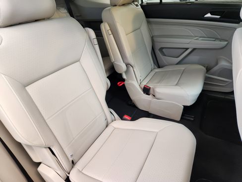 Certified 2023 Volkswagen Atlas SE w/ Panoramic Sunroof Package image 17