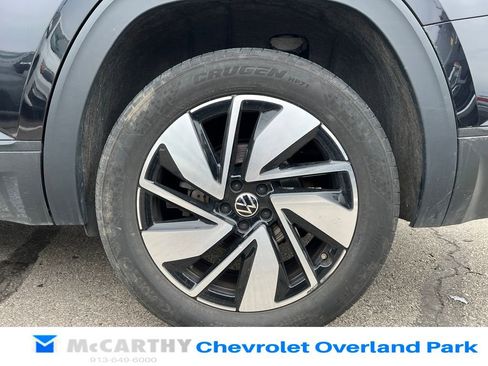 Used 2024 Volkswagen Atlas SE image 14