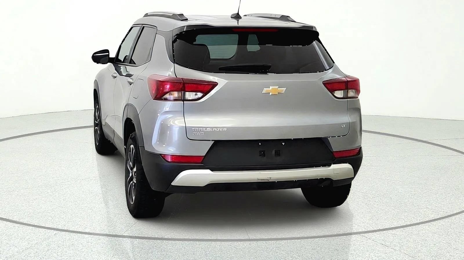 Used 2025 Chevrolet TrailBlazer LT AWD/4WD image 7