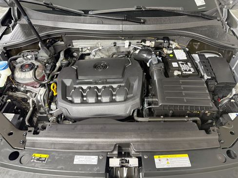 Used 2023 Volkswagen Tiguan SE R-Line FWD image 32