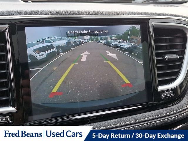 Used 2023 Chrysler Pacifica Limited FWD image 26