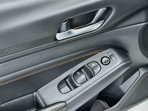 Used 2022 Nissan Altima 2.5 SR w/ Midnight Edition Package FWD image 21