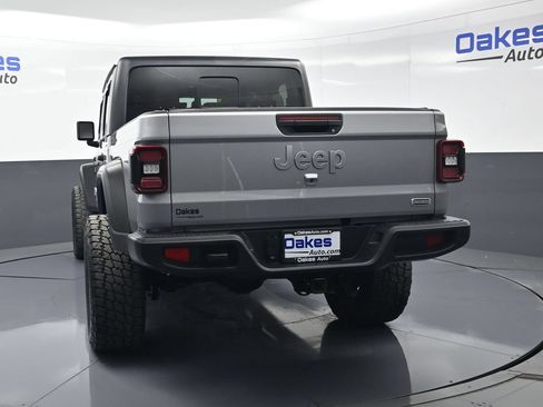 Used 2020 Jeep Gladiator Overland AWD/4WD image 7