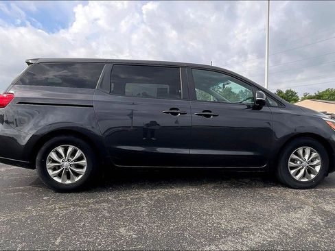 Used 2019 Kia Sedona LX FWD image 4