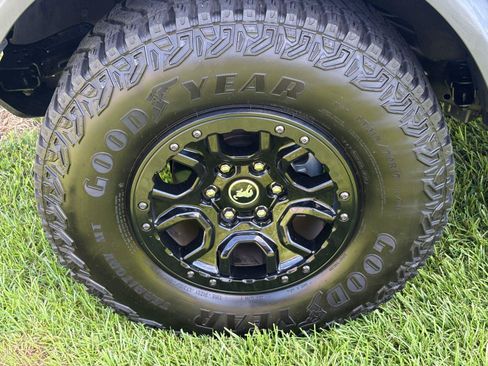 Used 2023 Ford Bronco Wildtrak AWD/4WD image 12