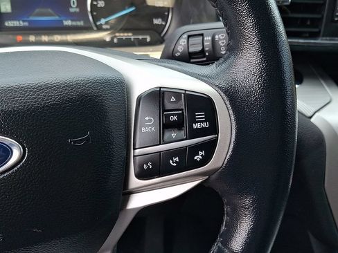 Used 2022 Ford Explorer XLT w/ Equipment Group 202A AWD/4WD image 23