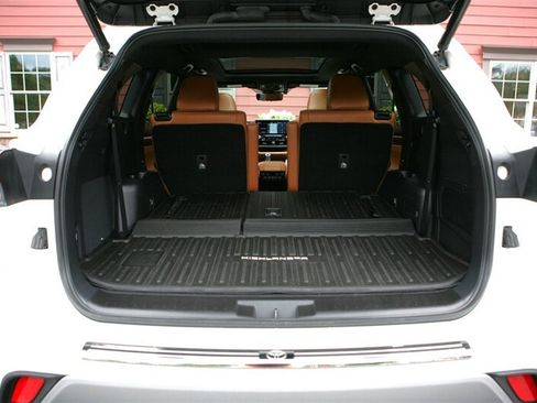 Used 2021 Toyota Highlander Platinum AWD/4WD image 18