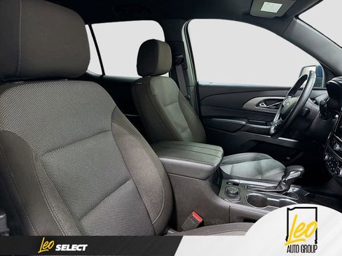 Used 2023 Chevrolet Traverse LT FWD image 31