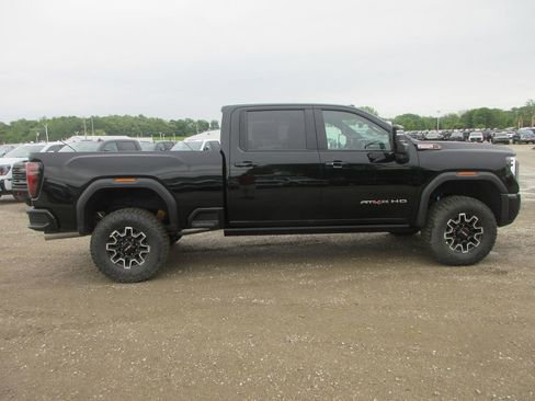New 2026 GMC Sierra 2500 AT4X AWD/4WD image 3