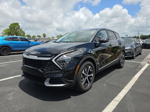 Used 2025 Kia Sportage EX FWD image 4