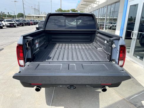 Certified 2025 Honda Ridgeline Black Edition image 8