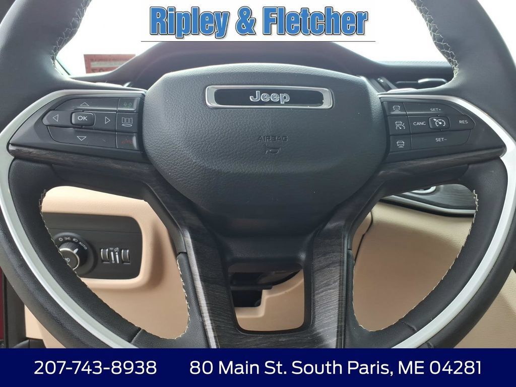 Used 2023 Jeep Grand Cherokee L Limited AWD/4WD image 19