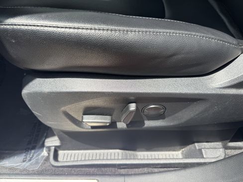 Used 2024 Ford Edge Titanium image 12