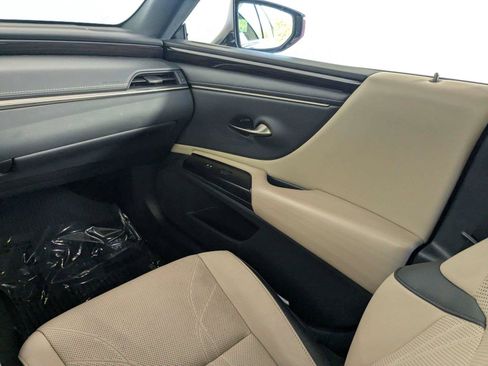 Used 2020 Lexus ES 300h w/ Accessory Package FWD image 40