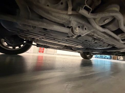 Used 2010 Lexus LX 570 4WD image 35