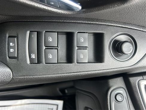 Used 2018 Chevrolet Trax LT w/ LT Convenience Package image 39