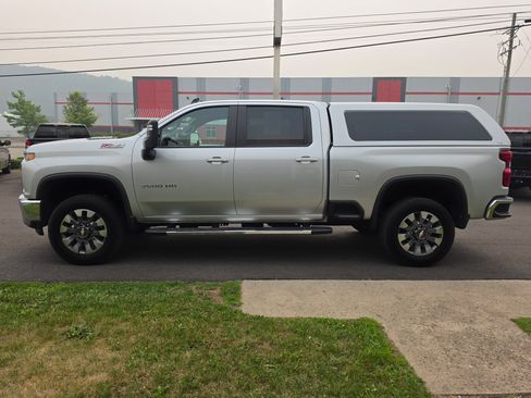 Used 2021 Chevrolet Silverado 3500 LT w/ Convenience Package AWD/4WD image 7