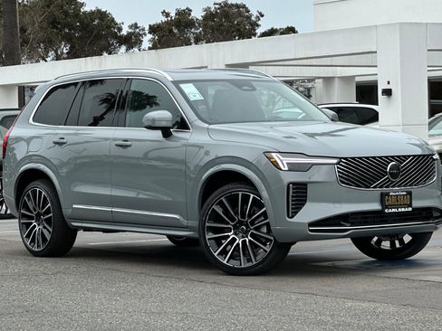 New 2025 Volvo XC90 B6 Core image 2