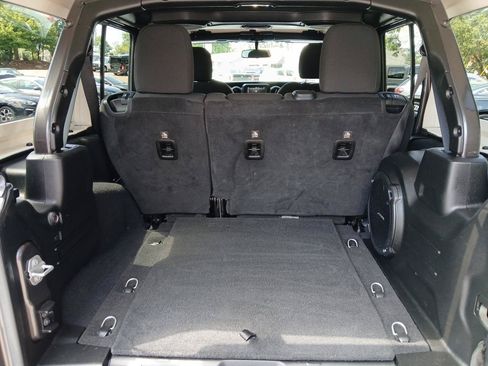 Used 2018 Jeep Wrangler Unlimited Sport S AWD/4WD image 9