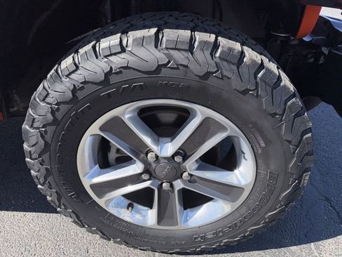 Used 2018 Jeep Wrangler Unlimited Sahara image 26