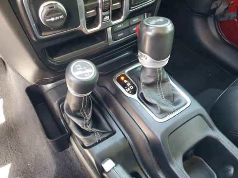 Used 2021 Jeep Wrangler Unlimited Sahara image 22