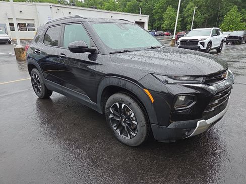 Used 2022 Chevrolet TrailBlazer LT w/ Convenience Package AWD/4WD image 1