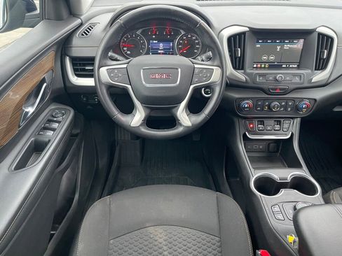 Used 2019 GMC Terrain SLE w/ Driver Convenience Package image 2
