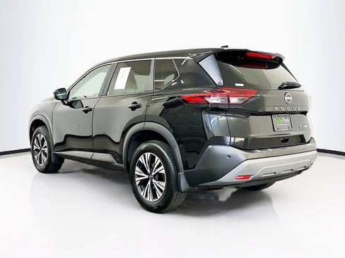 Used 2023 Nissan Rogue SV image 5