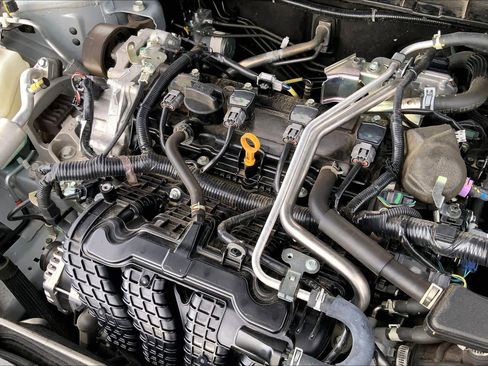 Used 2024 Nissan Altima 2.5 SV image 34