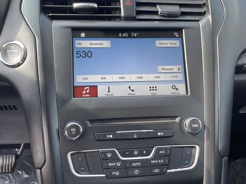 Used 2018 Ford Fusion SE w/ Equipment Group 201A FWD image 22