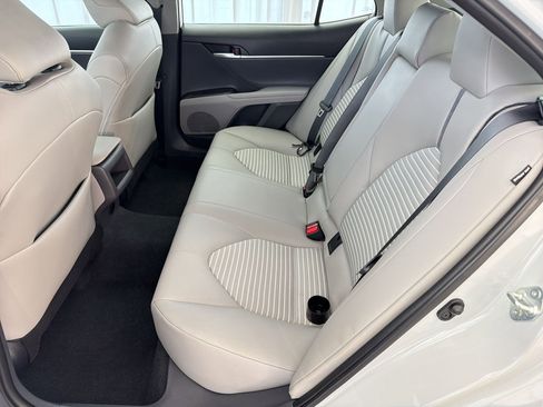 Used 2023 Toyota Camry SE image 15