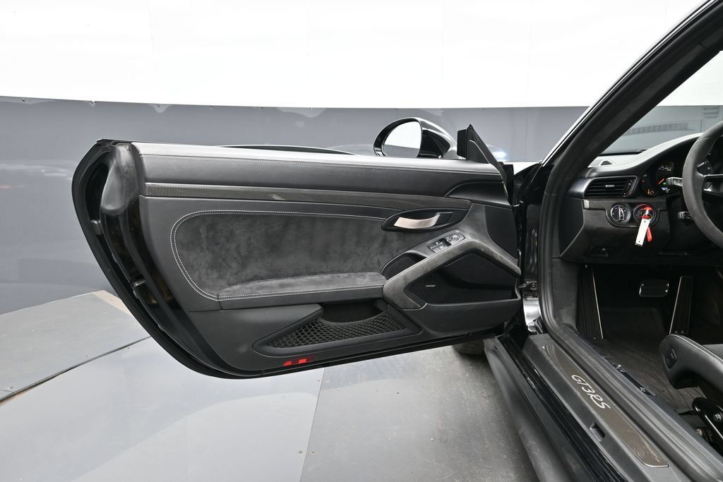 Certified 2019 Porsche 911 GT3 RS RWD image 8