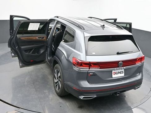Used 2024 Volkswagen Atlas SE image 64