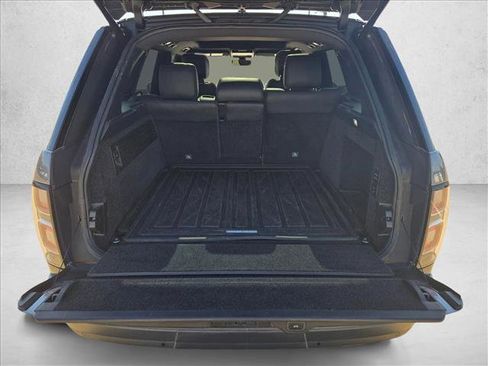 Used 2020 Land Rover Range Rover HSE image 4
