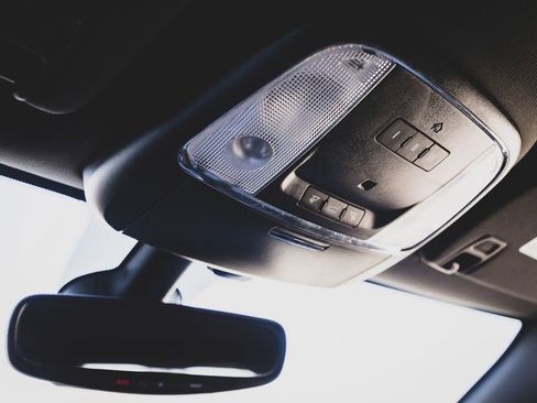 Used 2018 Jeep Grand Cherokee Limited image 21