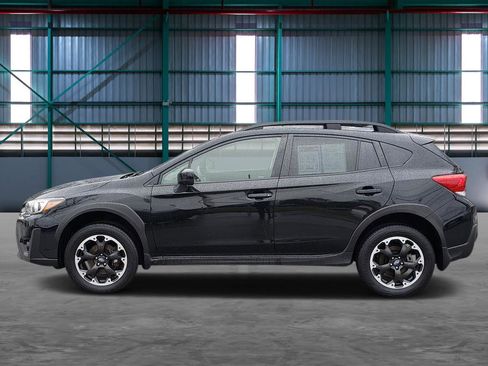 Used 2023 Subaru Crosstrek 2.0i Premium image 2