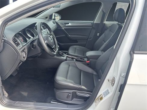 Used 2021 Volkswagen Golf 1.4T TSI image 9