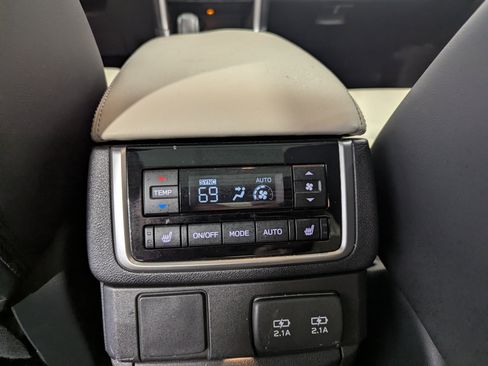 Used 2019 Subaru Ascent Limited AWD/4WD image 14