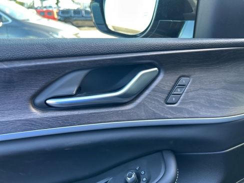 New 2025 Jeep Grand Cherokee L Limited image 38