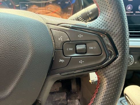 Certified 2024 Chevrolet Trax RS w/ Driver Confidence Package FWD image 23