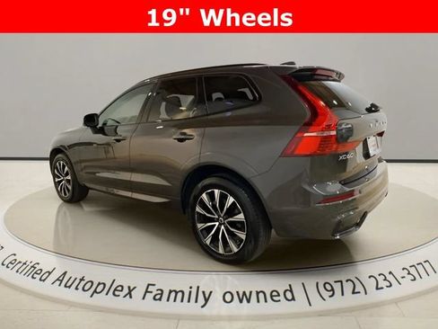 Used 2025 Volvo XC60 B5 Core AWD/4WD image 3