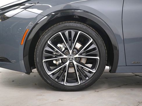 Used 2025 Toyota Prius Limited image 30