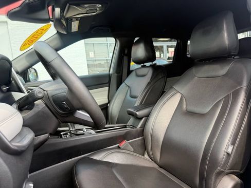 Used 2025 Jeep Compass Limited AWD/4WD image 20