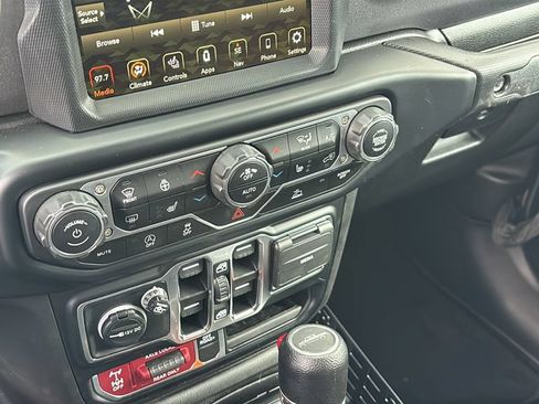 Used 2023 Jeep Gladiator Mojave w/ Cold Weather Group AWD/4WD image 20
