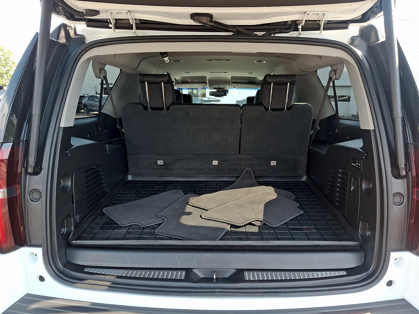 Used 2020 Chevrolet Suburban LT w/ RST Edition AWD/4WD image 28