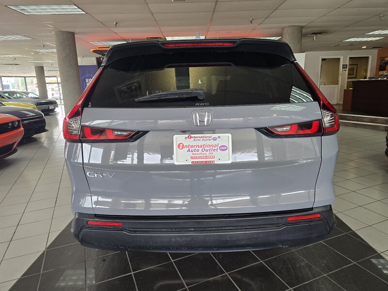 Used 2025 Honda CR-V LX image 5