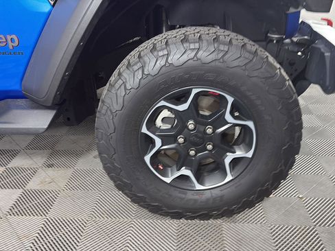 Used 2023 Jeep Wrangler Rubicon w/ Cold Weather Group image 13