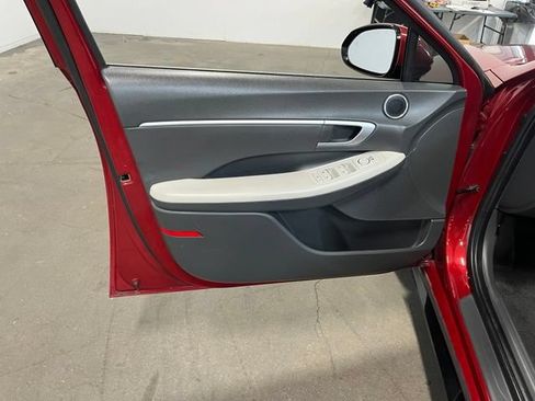 Used 2025 Hyundai Sonata SEL FWD image 24